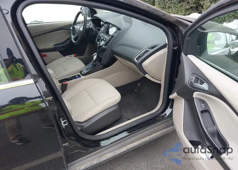 2016 Ford Focus Electric z USA, uszkodzony, nr VIN 1FADP3R41GL388312